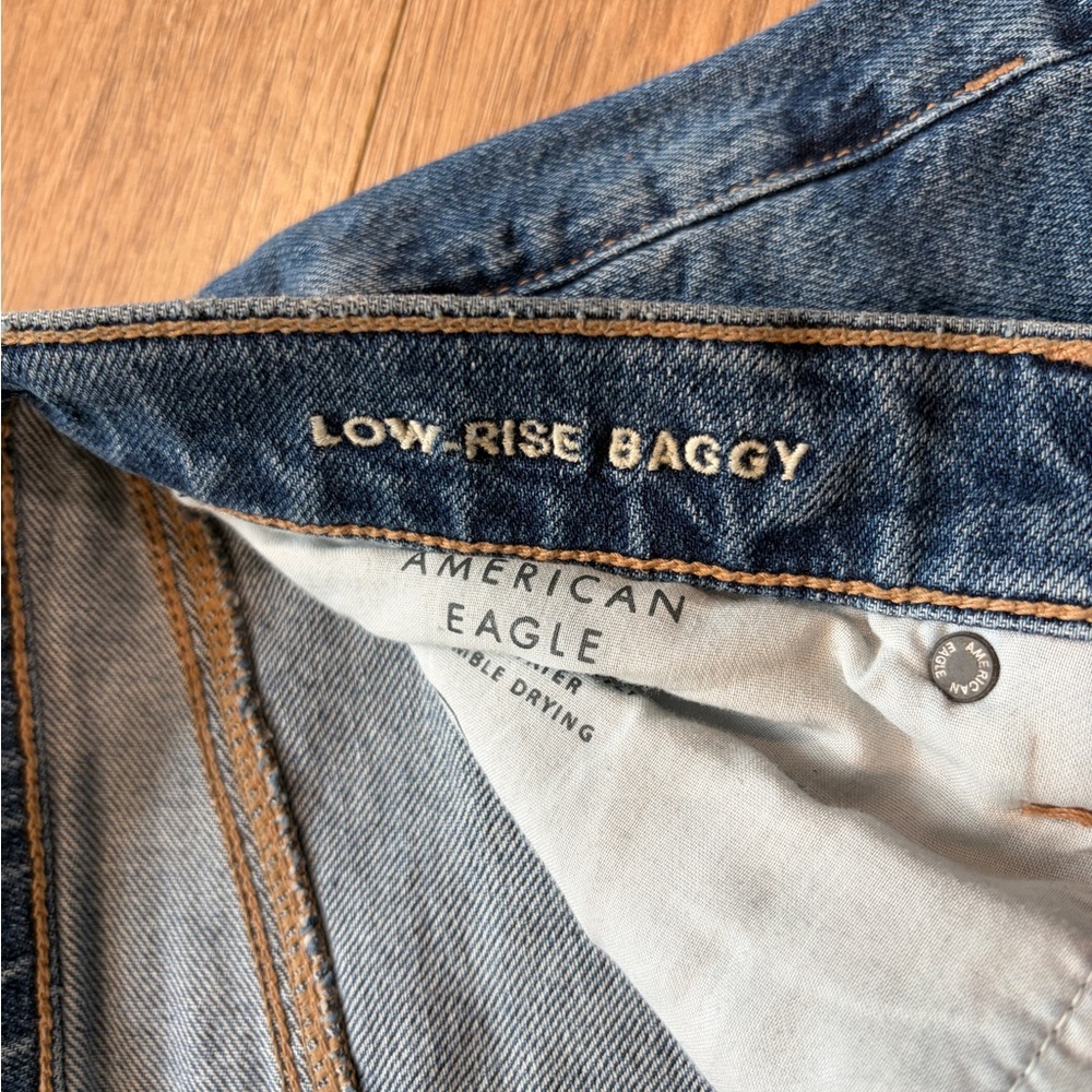 American Eagle Low Rise Baggy Straight Jeans Women’s Size 8 Demin 30.5” Inseam - Picture 4 of 5